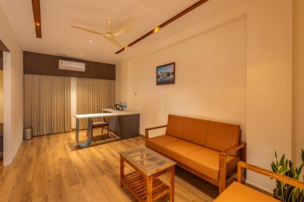 Hotel Stay Bella Kozhikode Esterno foto
